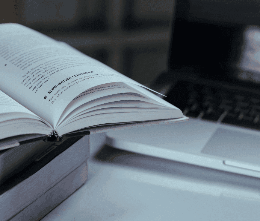 books_and_laptop_460ed076c9.png